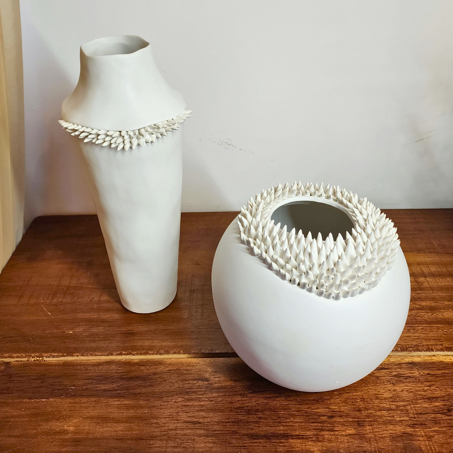 Vaso Orgânico em Cerâmica Lividus Gāo