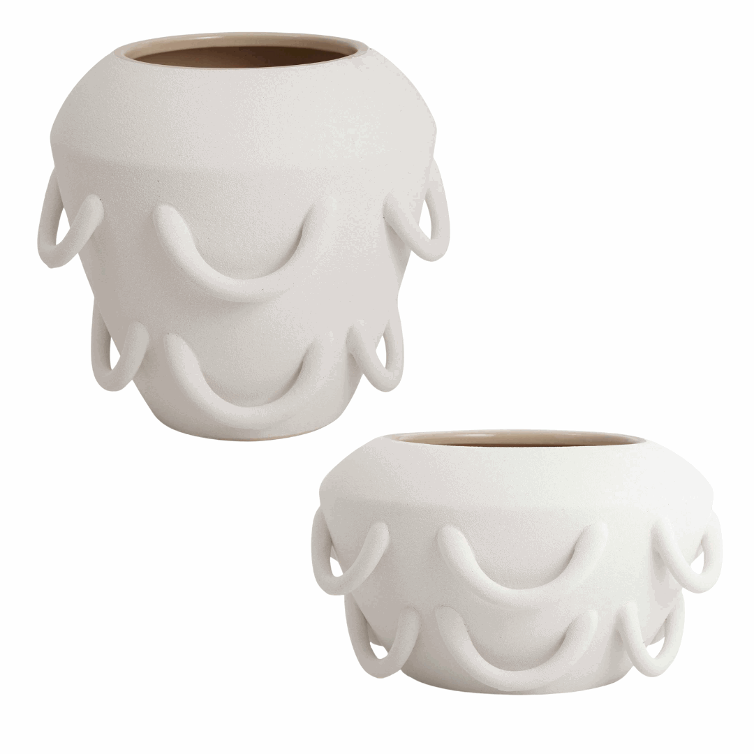 par de vasos cerâmicos minimalista, textura orgânica. ideal para decoração de casa, centro de mesa com flores. Possui design marcante e autentico.