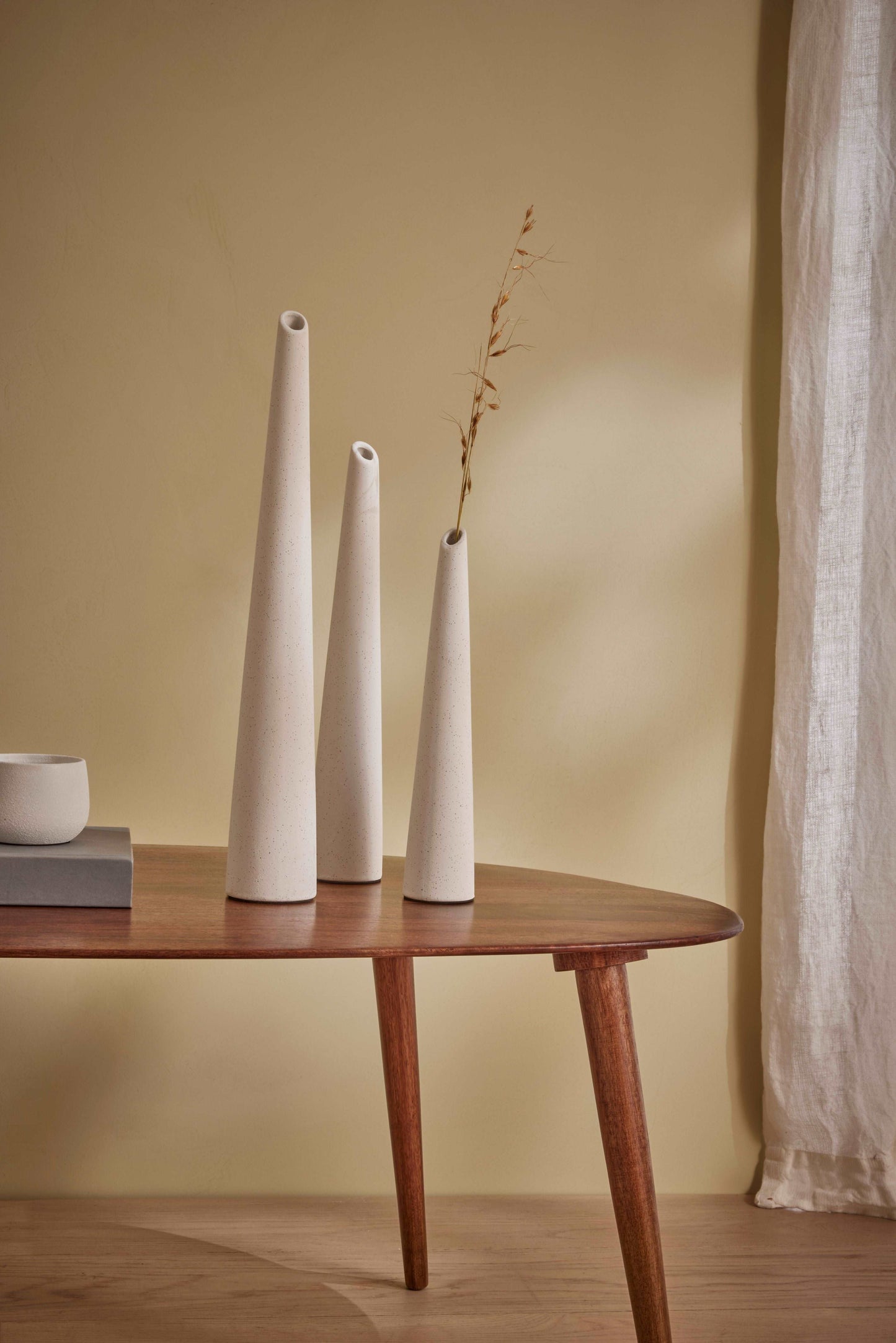 Conjunto Vasos Latus Minimalistas em Cerâmica off-white