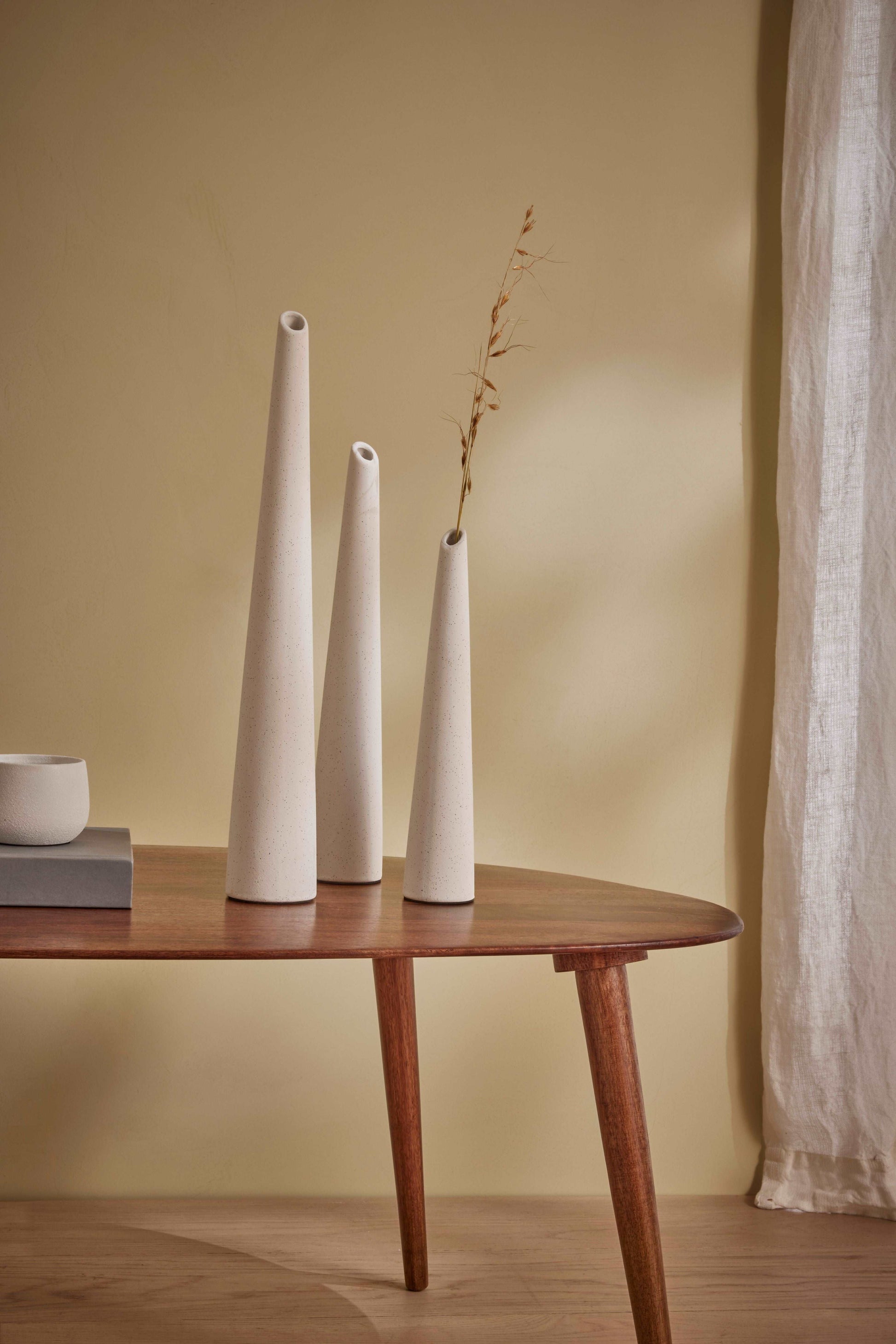 Conjunto Vasos Latus Minimalistas em Cerâmica off-white