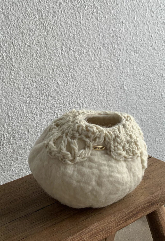 Vaso Bochincho P da Hiyo em vista alternativa, lã natural artesanal