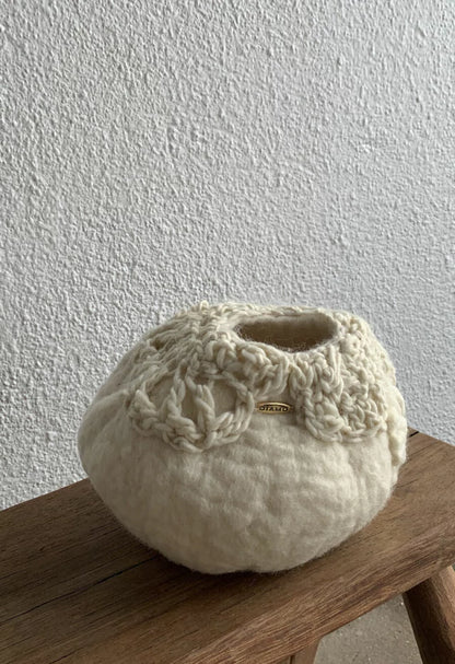 Vaso Bochincho P da Hiyo em vista alternativa, lã natural artesanal