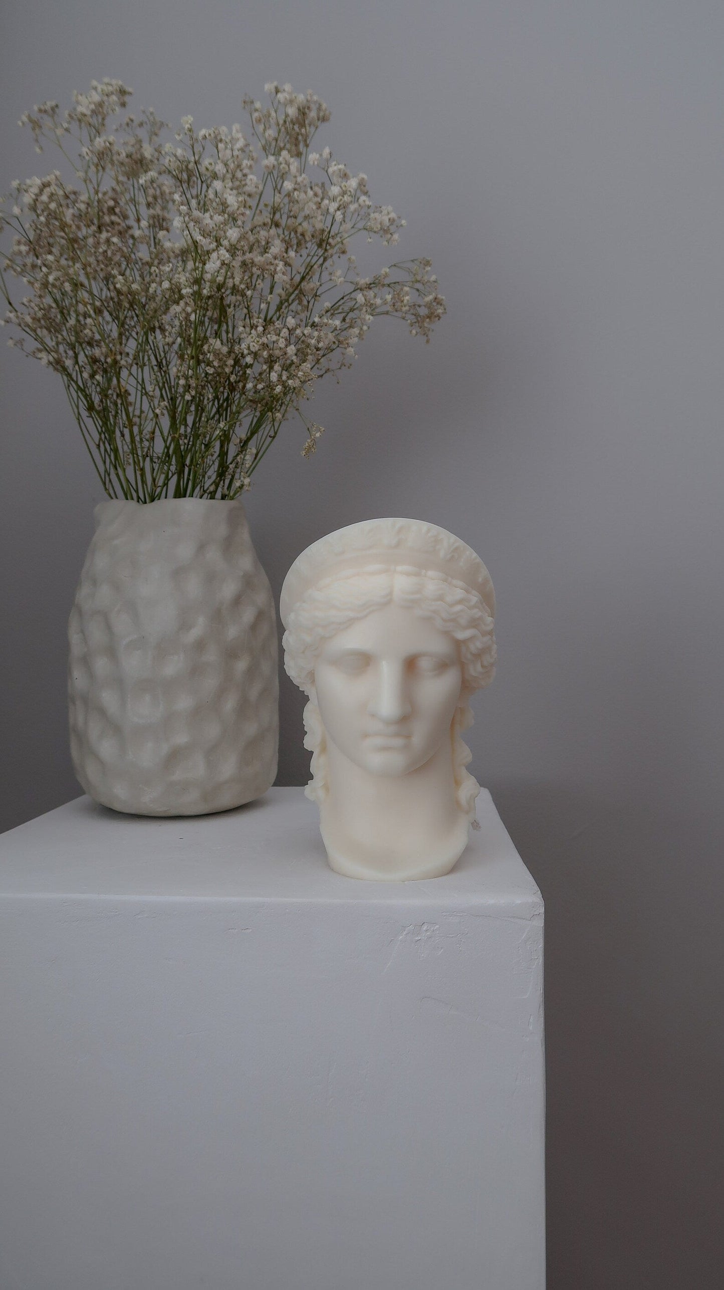 Vela Decorativa Branca Busto Hera